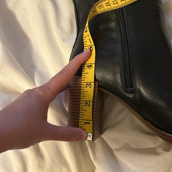 like new Marc Fisher Gabey Round Toe Block Heel Dress Boot Black 10 - Picture 6 of 9